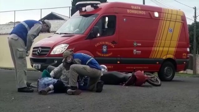 Mulher sofre fraturas em colisão de trânsito na Rua Pedro Ivo