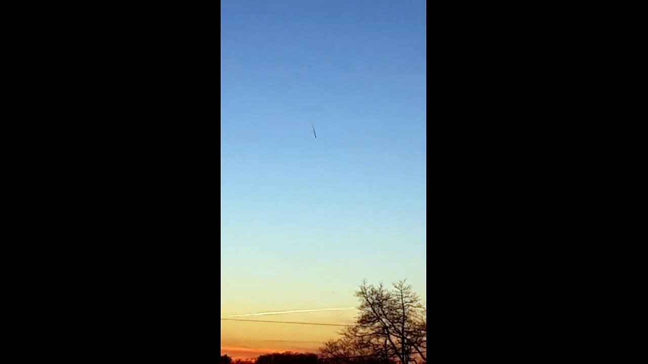 Multiple UFOS caught in Los Angeles sky April 2019