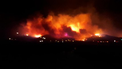 산불 인근 주민 "아직도 불길 번지고 있다" / YTN