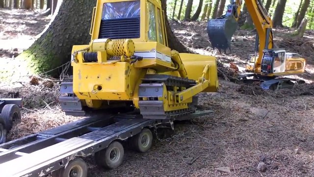 أفضل من الصليب الأحمر الحادث حادث وأكثر! المركبات في الطين والماء!