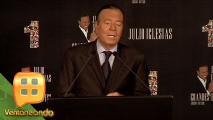 Julio Iglesias dio concierto en México, pero el público ¡NO PARÓ DE QUEJARSE!