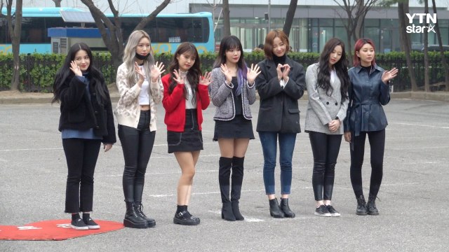 [Y영상] 모모랜드, 상큼 발랄 소녀들의 출근길 현장 / YTN