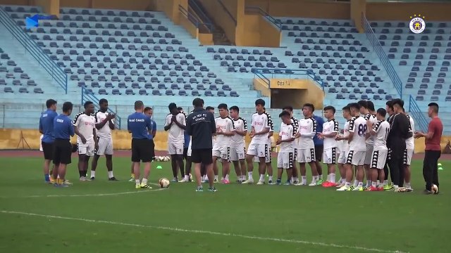 Quang Hải, Bùi Tiến Dũng tập luyện bình thường trong buổi tập chiều 4/4 của CLB Hà Nội | HANOI FC