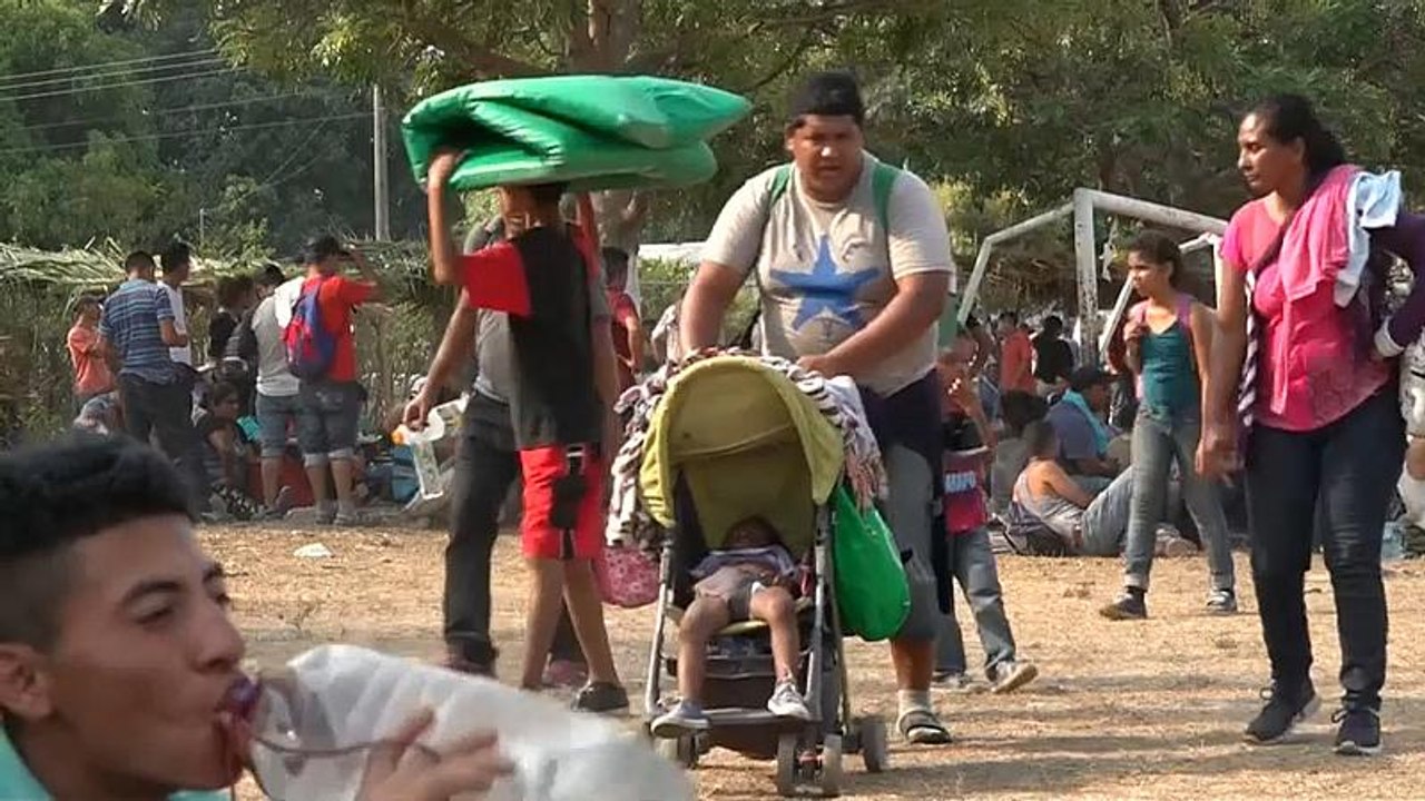 Trump auf Grenzinspektion: 'Das Boot ist voll'