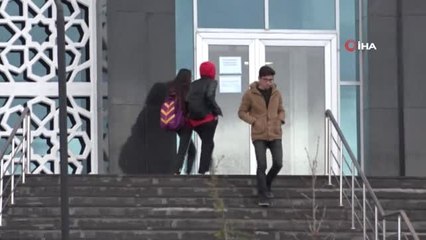 Modern Kütüphane 100 Bin Kitapla Hizmet Veriyor