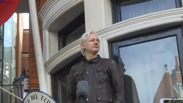 Assange será expulsado de la embajada de Ecuador en horas o días según WikiLeaks
