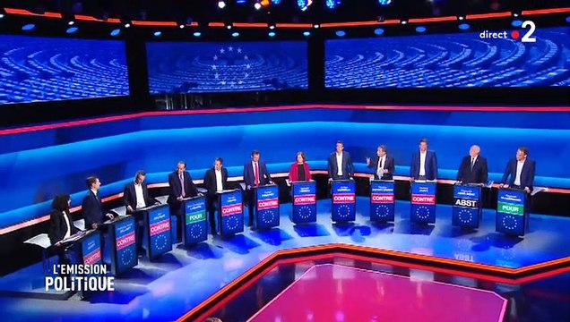 Nicolas Dupont-Aignan charge François-Xavier Bellamy en direct, puis l'invite à rejoindre sa liste - Regardez