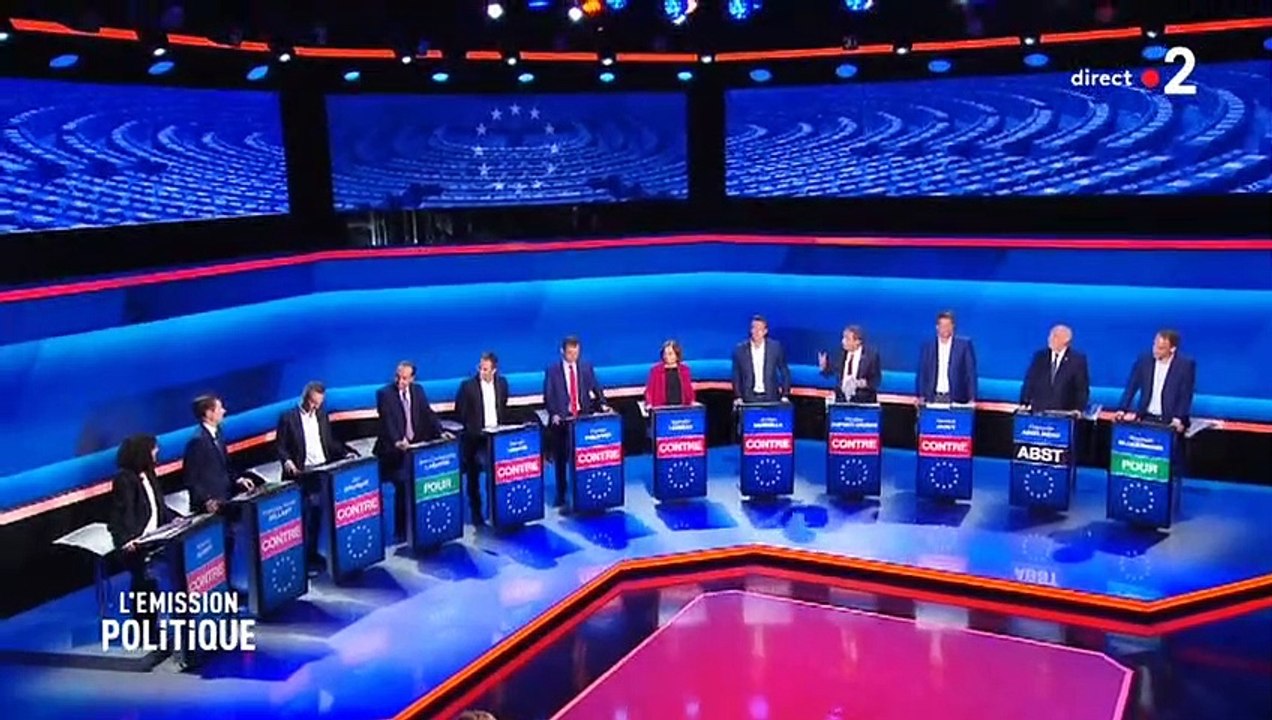 Nicolas Dupont-Aignan charge François-Xavier Bellamy en direct, puis l'invite à rejoindre sa liste - Regardez