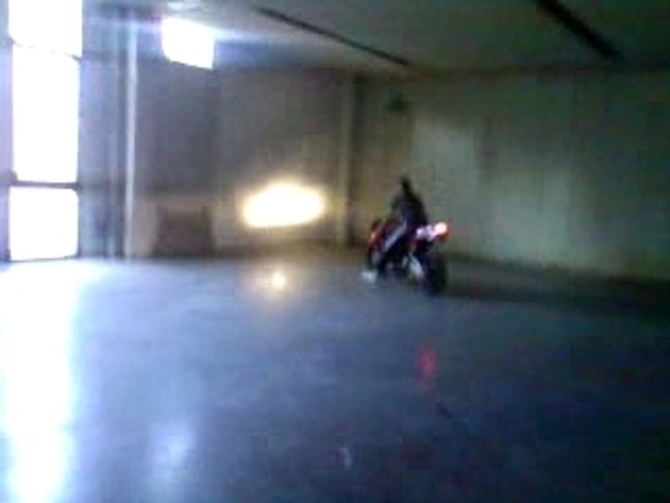 cbr 600RR dans le garage