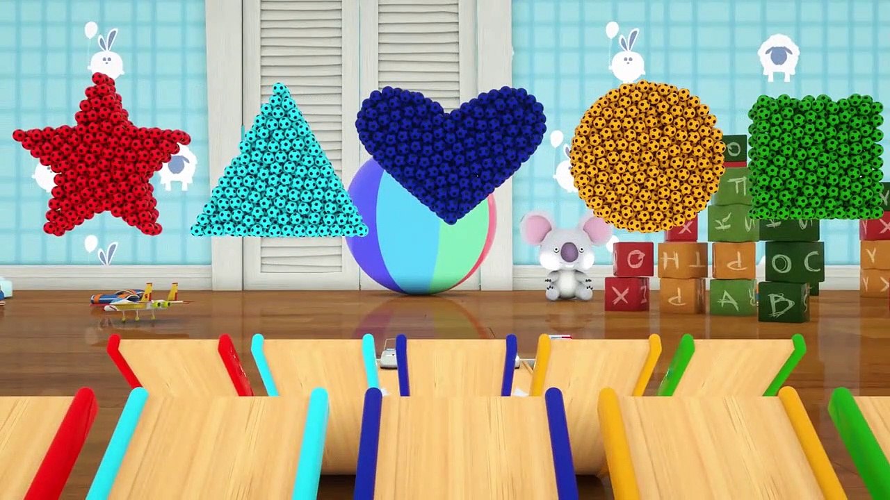 Voitures mcqueen toboggans, trampoline, apprenez les formes avec un ballon de soccer magique