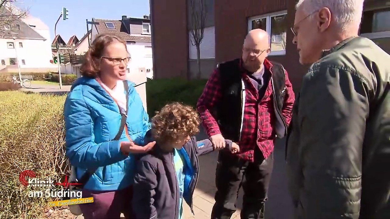 "Jungs dürfen keine Angst haben!": Max (8) will echter Mann sein! | Die Familienhelfer | SAT.1 TV