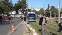 Antalya Başka Bir Aracın Sıkıştırdığı Otomobil Takla Attı