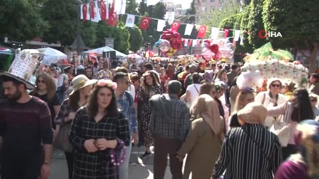 Adana'da Portakal Çiçeği Karnavalı Coşkusu