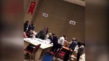 Yenilgiyi kabul edemeyen AKP’li, YSK memuruna böyle hakaret etti!