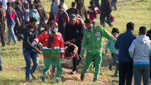İsrail askerleri Gazze sınırında 83 Filistinliyi yaraladı