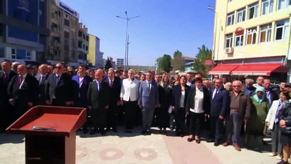 152 yıllık belediyenin ilk kadın başkanı mazbatasını aldı