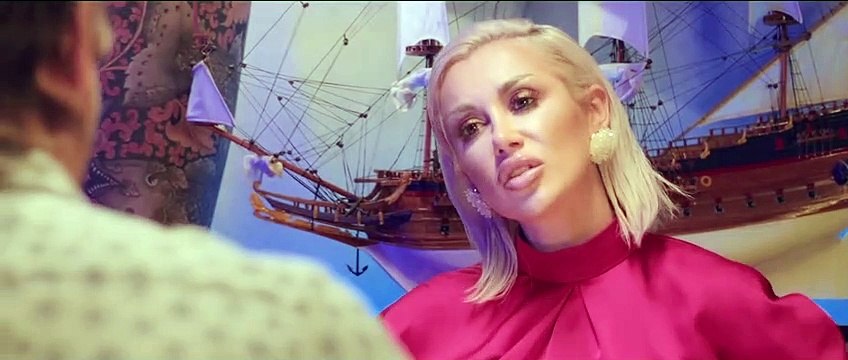 Raluca si Denisa - Aceeasi Poveste Official Video