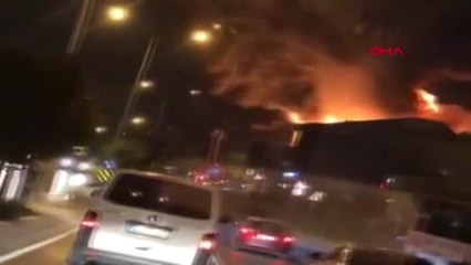 Ümraniye'de Mobilya Mağazası Alev Alev Yandı