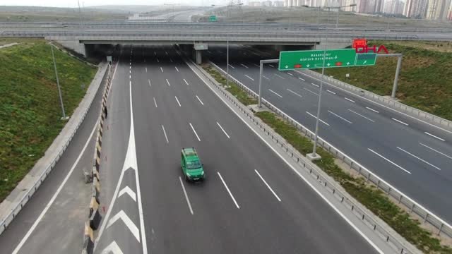 İstanbul Atatürk Havalimanı'nda Taşınma Sürüyor