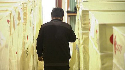 "씻고 잘 곳 모두 부족"...이재민들 이중고 / YTN
