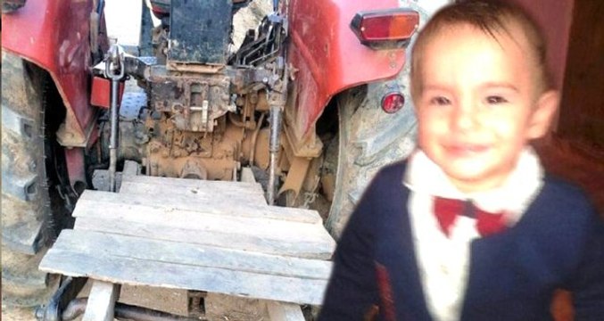 3 Yaşındaki Minik Mesut, Düştüğü Traktörün Altında Kalarak Öldü