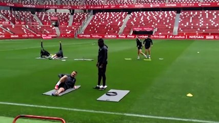 Entrenamiento del Sporting en El Molinón a Puerta Cerrada