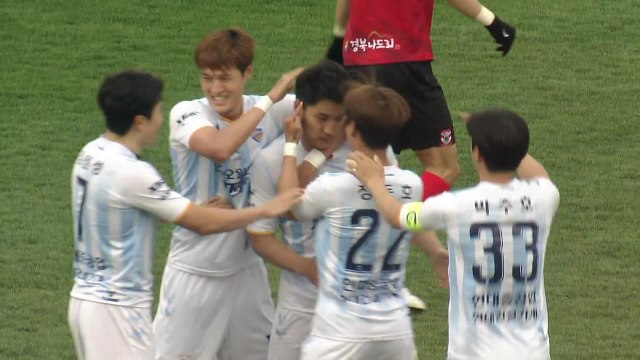 선두 울산, 6경기 연속 무패...서울, 경남에 2330일 만에 승리 / YTN