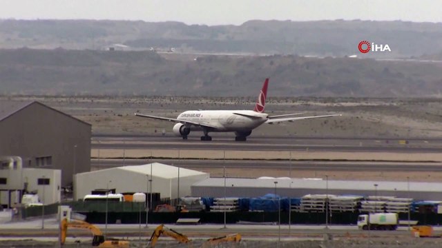 İstanbul Atatürk Havalimanı’ndan havalanan son yolcu uçağı İstanbul Havalimanı’na indi