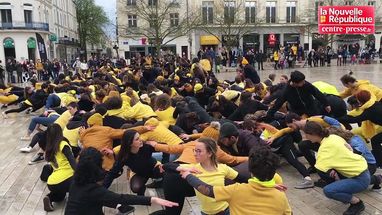 VIDEO. Performance en public dans le cadre du festival A corps à Poitiers