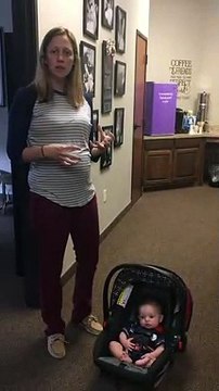 Comment porter votre bébé sans vous faire mal au dos ?