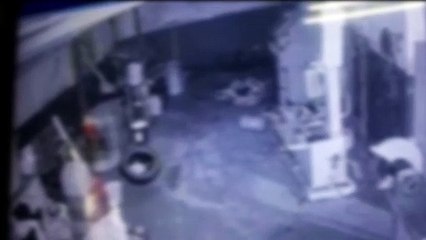 Após invasão, homem provoca danos em oficina mecânica