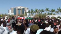 المتظاهرون السودانيون يستنجدون بالجيش لإسقاط البشير