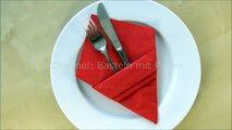 Servietten falten: Bestecktasche - Einfache DIY Tischdeko basteln mit Papier-Servietten. Hochzeit