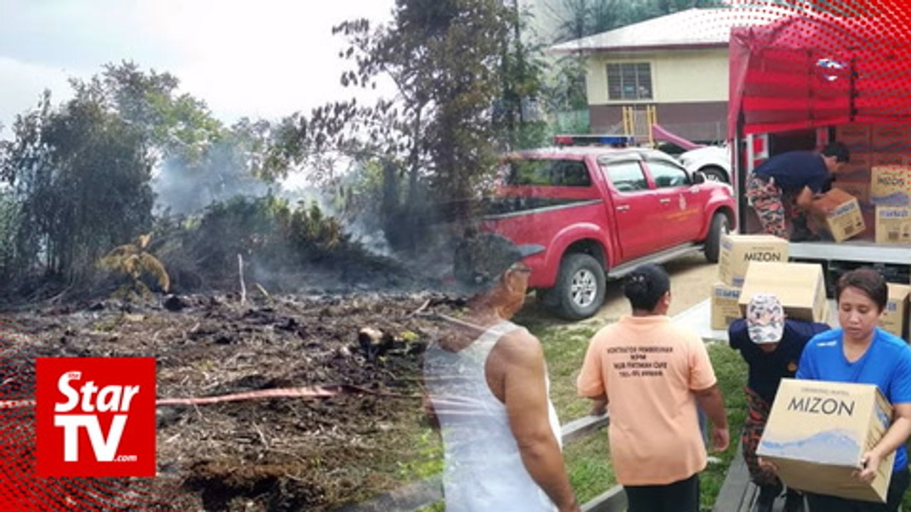 Sarawak Bomba sends bottled drinking water to school faced with water woes