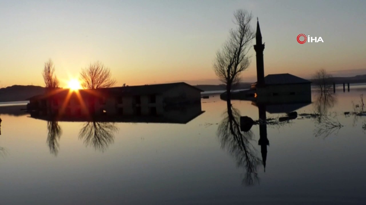 Kars’ta sular altında kalan cami havadan görüntülendi