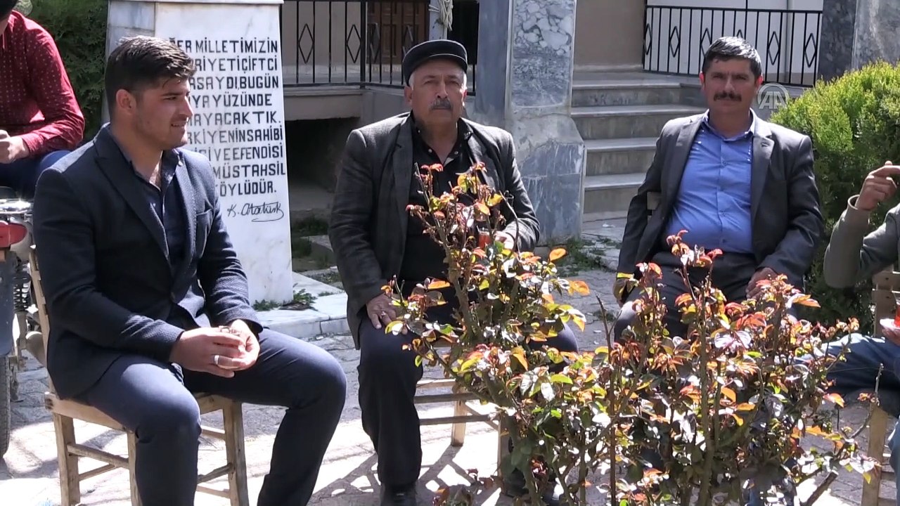 Bir oy farkla kazandı, köyüne muhtar oldu - AFYONKARAHİSAR