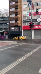 Beşiktaş’ta çekilmiş bir video. Giderek rolleri değişiyormuyuz nedir?