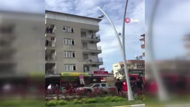 Çocuğunu Göremeyince 3. Katın Balkonunda İntihara Kalkıştı