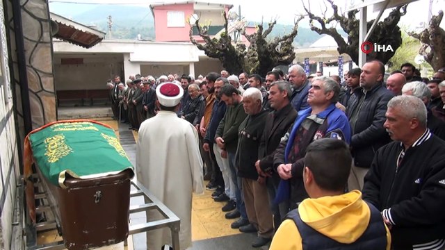 Yol çalışması sırasında arabanın çarpması sonucu hayatını kaybeden belediye işçisi son yolculuğuna uğurlandı