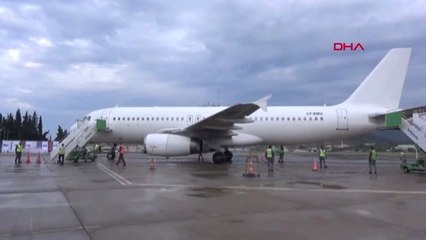 Antalya Litvanya'dan Gelen İlk Uçak 'Su Takı' ile Karşılandı