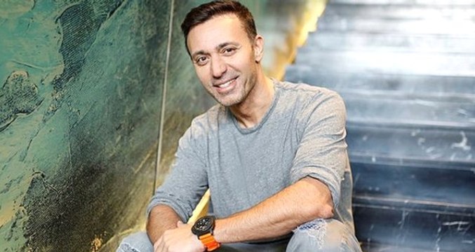 Mustafa Sandal'ın Yeni Sevgilisi, Emina Jahoviç'in Tasarımını Beğenmedi