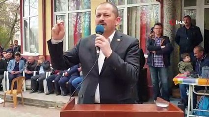 Belediye Başkanı kendi elleriyle halka yemek dağıttı