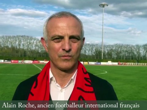 Alain Roche sur la pelouse du stade Robert-Bobin à Dole
