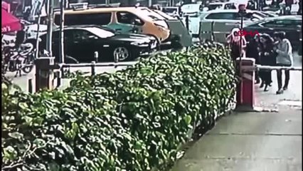 Kadıköy'deki Silahlı Saldırı Anı Kamerada