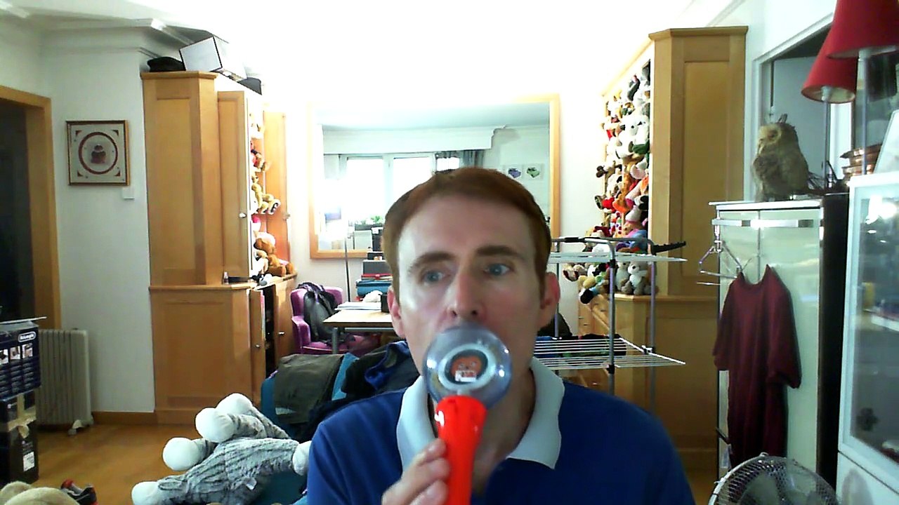 Wiwi égratigne "tu es tout pour moi" d'Elvis Kemayo