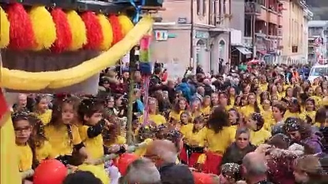 Sallanches : le carnaval a mis une sacrée ambiance le long des quais