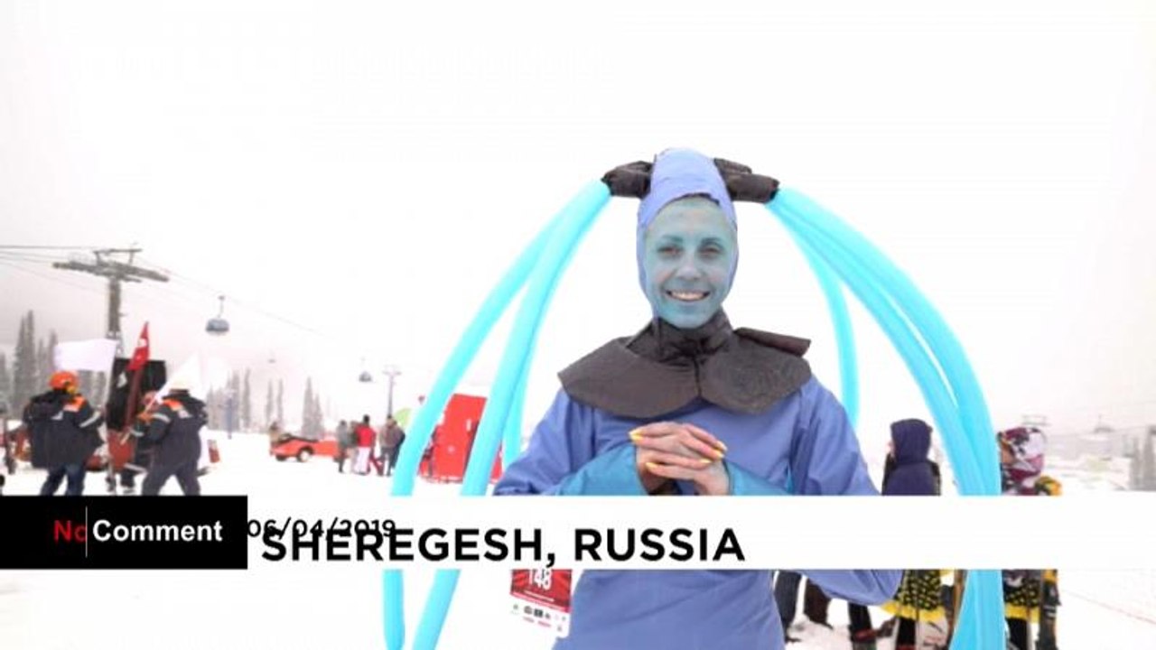 Kostümiert auf die Skipiste