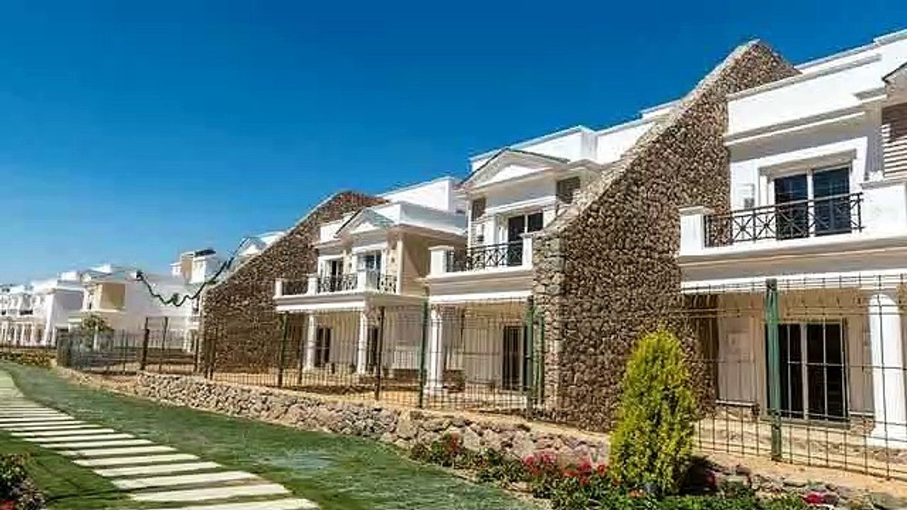 اي فيلا بحديقة في ماونتن فيو هايد بارك سعر رائع