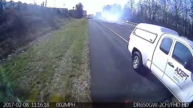 Un camion sans frein percute plusieurs voitures sur une autoroute