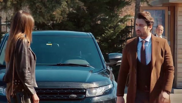 Cenk, Azra’nın sırrını öğrenmeye çalışıyor! - Elimi Bırakma 35. Bölüm